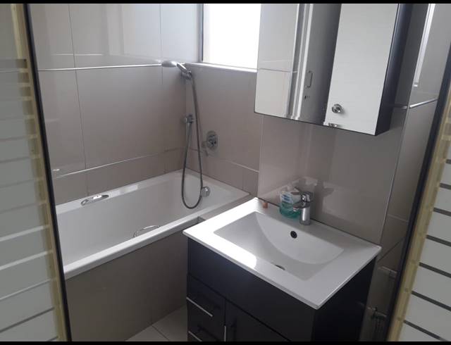 3 BEDROOM FLAT RENTED IN MORNINGSIDE